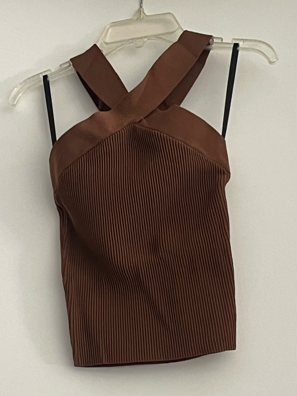 Aritzia Babaton Sculpt Knit Criss Cross Top